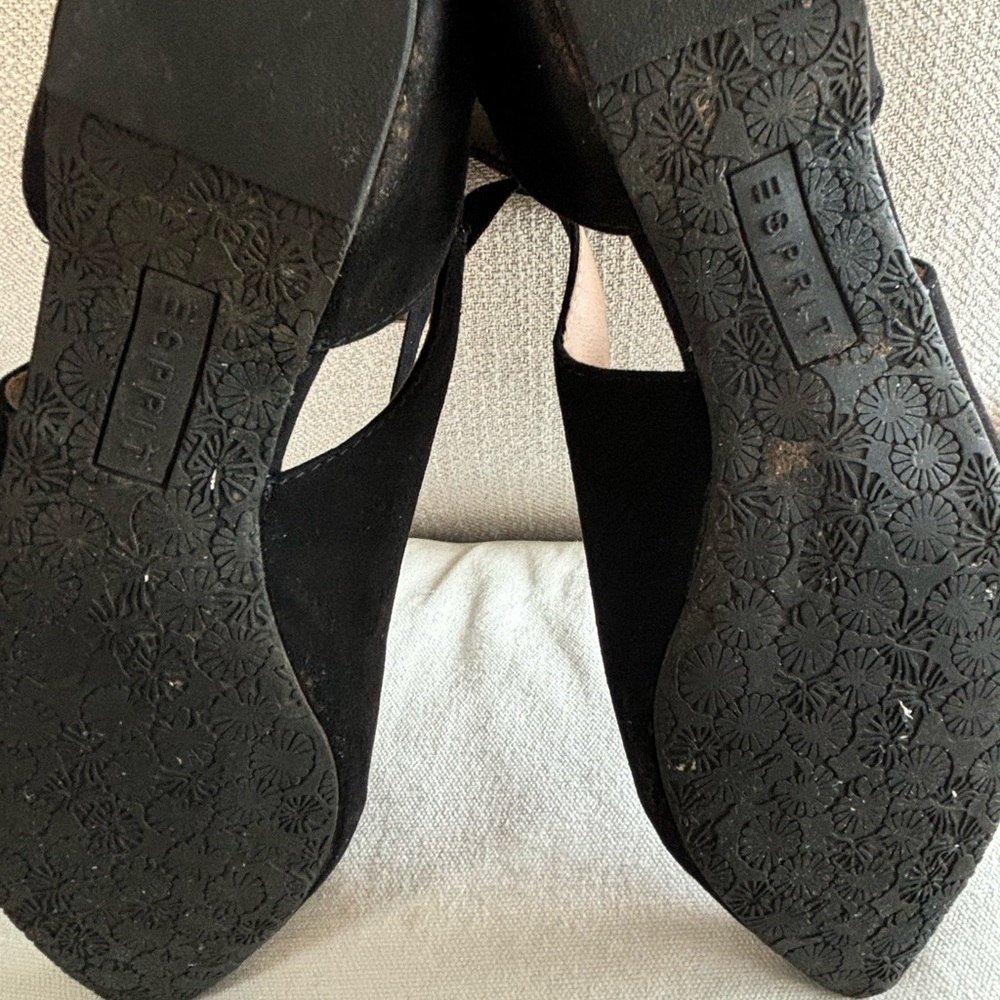 Esprit women’s black flat shoes with lace up ties.  Size 7.5 - Picture 5 of 14